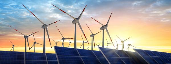Windräder und Photovoltaikanlage