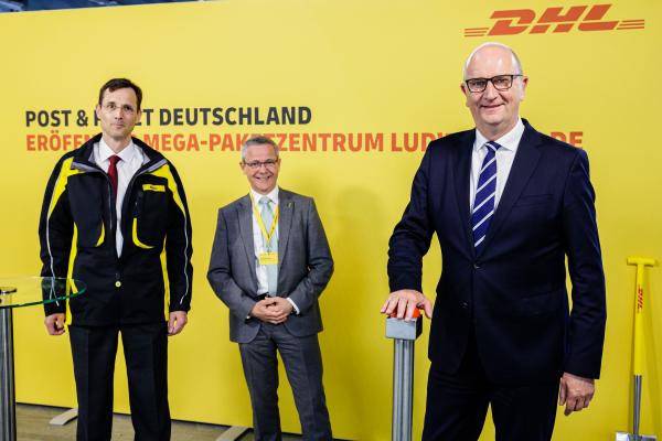Bild Eröffnung DHL-Paketzentrum Ludwigsfelde mit Ministerpräsident Woidke